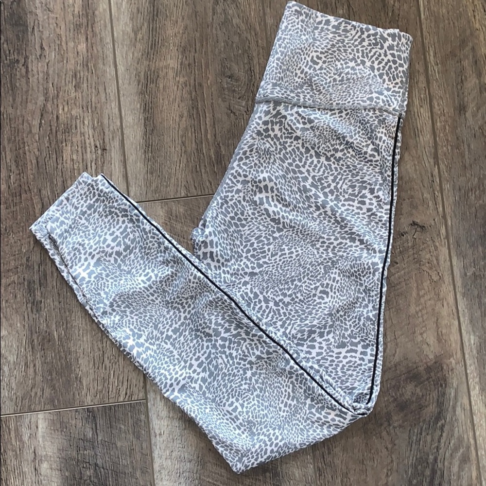 Nike leopard dri fit leggings small